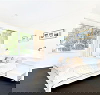 Tennis Elbow - Foster Accommodation