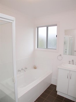 Do Drop Inn - Foster Accommodation 6