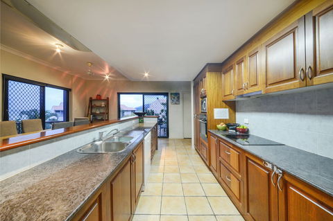 Airlie Harbour 3 Bedroom Apartment - Foster Accommodation 5