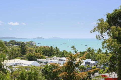 Airlie Harbour 3 Bedroom Apartment - Foster Accommodation 2