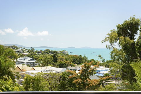 Airlie Harbour 3 Bedroom Apartment - Foster Accommodation 3