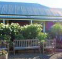 Bed  Breakfast at Tiffanys - Foster Accommodation
