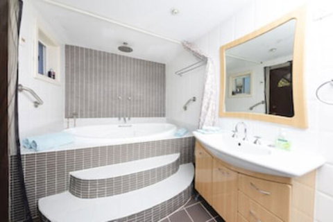 La Casa - Foster Accommodation 0