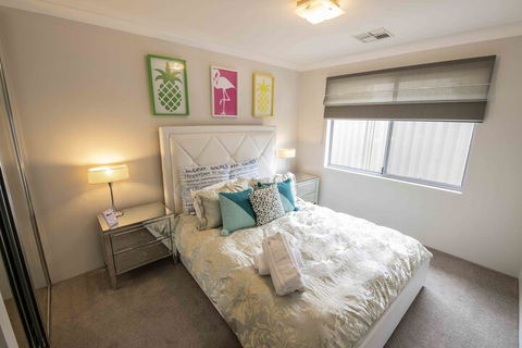 Magnificent Beach Retreat - Foster Accommodation 7