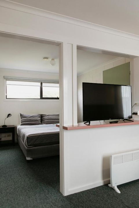 Anchor Wheel Motel - Foster Accommodation 6