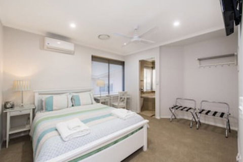 North Beach Bed And Breakfast - Foster Accommodation 0