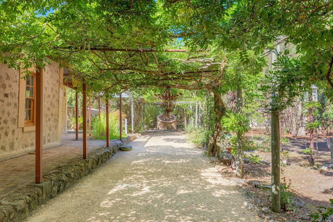 Bungala House 1856 - Foster Accommodation 6