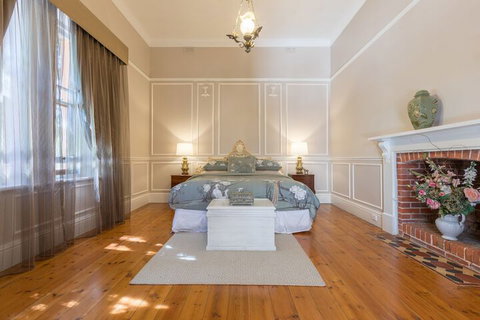 Bungala House 1856 - Foster Accommodation 5