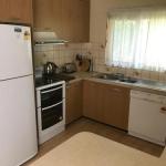 Lakeside Chalet & Studio - Foster Accommodation 0