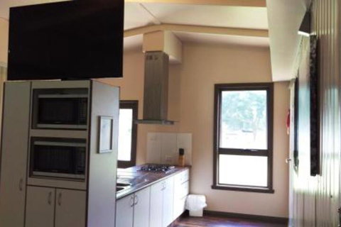 Khancoban Lakeside Caravan Park - Foster Accommodation 3