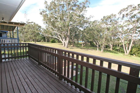 Hill Top Water & Bush Views - Foster Accommodation 1