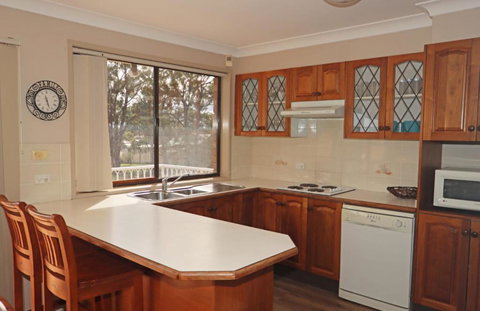 Hill Top Water & Bush Views - Foster Accommodation 2