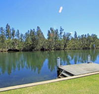 Ranu House Waterfront - Foster Accommodation