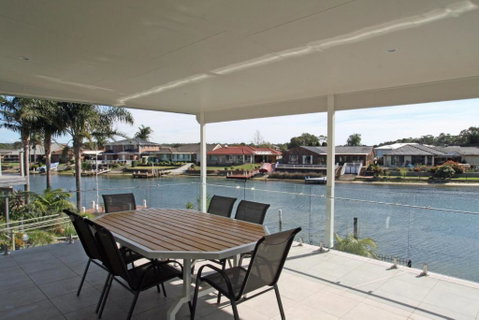 Unbeatable Waterfront Location - Foster Accommodation 1