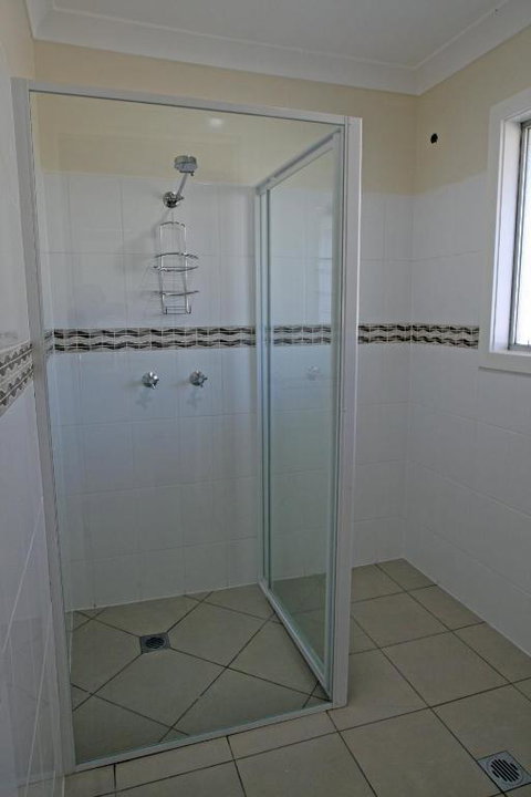 Unbeatable Waterfront Location - Foster Accommodation 5