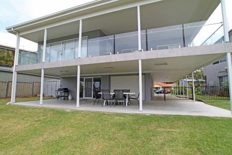 Unbeatable Waterfront Location - Foster Accommodation 3
