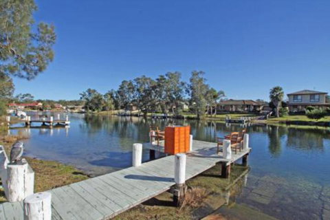 Waterfront On Sandpiper - Foster Accommodation 0