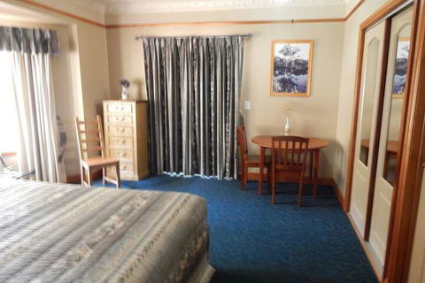 R On The Downs BnB & Spa Cottages - Foster Accommodation 3