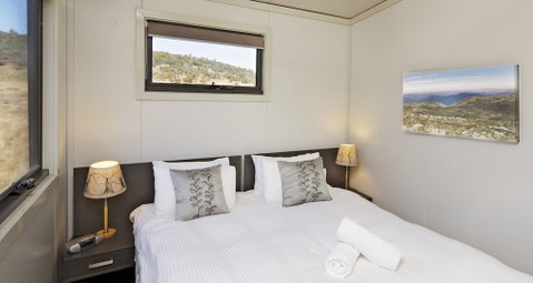 Ecocrackenback 10 'Sustainable Chalet Close To The Slopes.' - Foster Accommodation 1