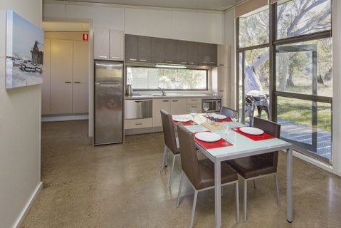 Ecocrackenback 10 'Sustainable Chalet Close To The Slopes.' - Foster Accommodation 5