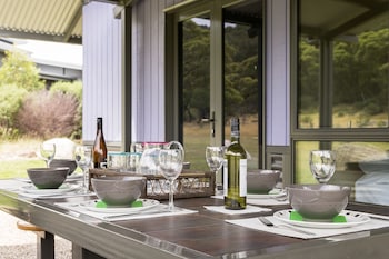 Kickenback Chalet - Contemporary Chalet In The Heart Of Crackenback - Foster Accommodation 2