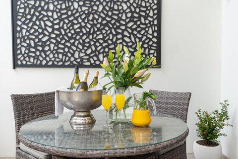 CENTRAL NO 5 LUXURY APARTMENT - Foster Accommodation 3