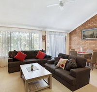 Macadamia Court 2/8 Government Road - Foster Accommodation