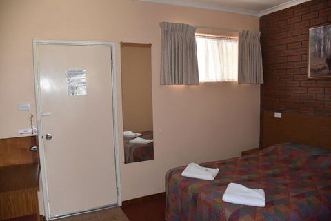 Valley Views Motel & Chalets - Foster Accommodation 7