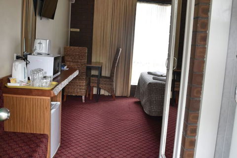 Valley Views Motel & Chalets - Foster Accommodation 6