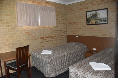 Valley Views Motel & Chalets - Foster Accommodation 5