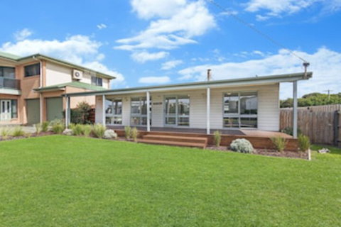 Ocean Spray Retreat - Foster Accommodation 0