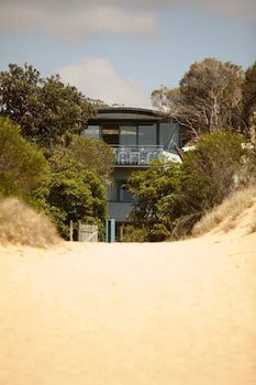 Beach House 2 - Tura Beach - Foster Accommodation 3