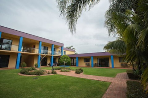 By The Sea 3 - Foster Accommodation 0