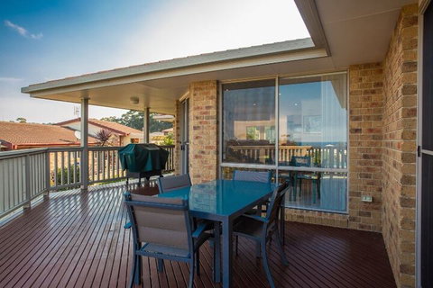 'Carnook House' Tura Beach - Foster Accommodation 6