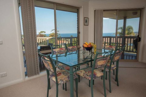 'Carnook House' Tura Beach - Foster Accommodation 2
