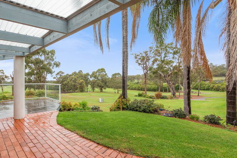 Greens On Pacific Way - Foster Accommodation 3