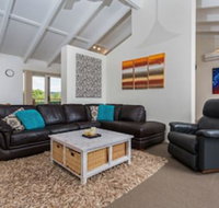 Ocean's 30 - Ultimate Beach Frontage - Foster Accommodation
