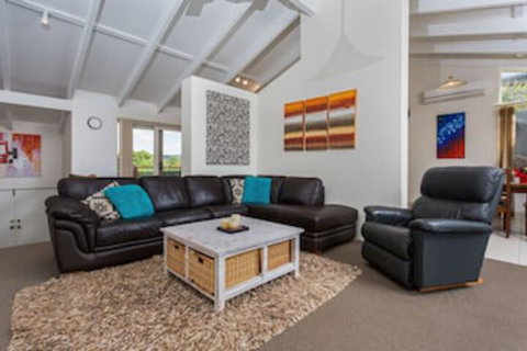 Ocean's 30 - Ultimate Beach Frontage - Foster Accommodation 0
