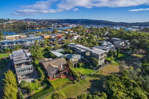 Ocean's 30 - Ultimate Beach Frontage - Foster Accommodation 1