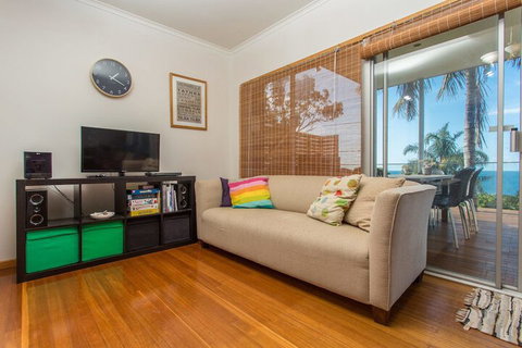 Pambula Family Beach House - Foster Accommodation 4