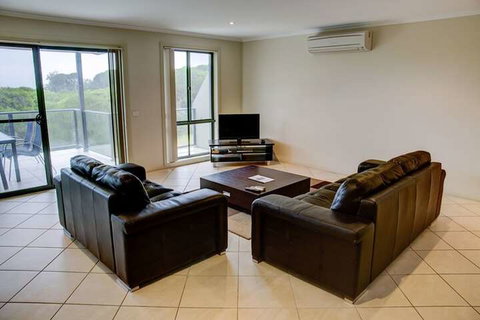 Sunrise Tura Beach - Foster Accommodation 3