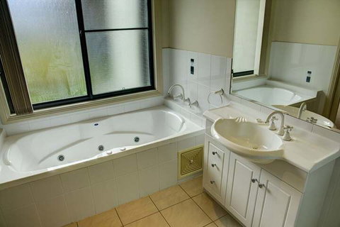 Sunrise Tura Beach - Foster Accommodation 5