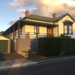 Pump Jack B & B - Foster Accommodation 1