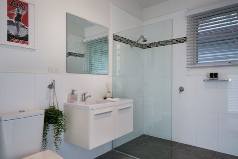 Gables Bend Spa Villa - Foster Accommodation 2