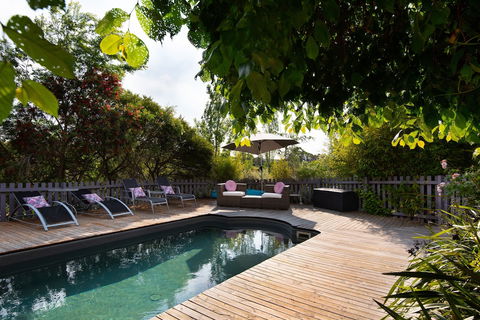 Gables Bend Spa Villa - Foster Accommodation 1