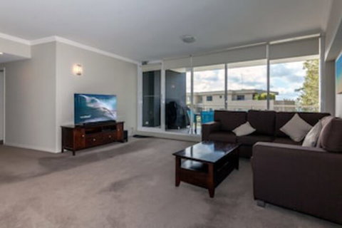 Oasis Unit 3 / 5 Laman Street - Foster Accommodation 0