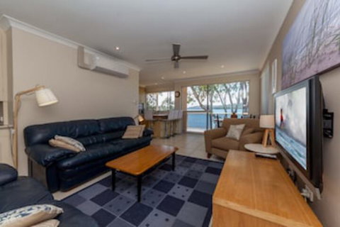Kooringal Unit 5 / 105 Soldiers Point Road - Foster Accommodation 0