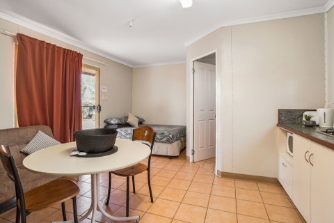 Karratha Caravan Park - Foster Accommodation 0