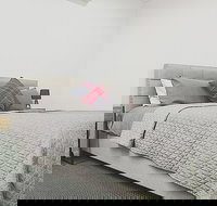 Stylish Waterfront Apt in Rhodes - Foster Accommodation