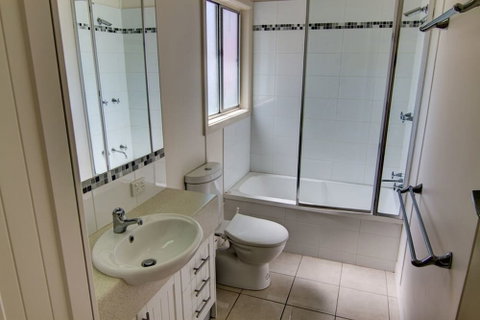 Henny's Of Merimbula - Foster Accommodation 5